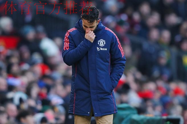 曼联冤?伯恩茅斯多次疑似禁区手球未判 锁喉对手仅染黄 曼联冤?伯恩茅斯多次疑似禁区手球未判 锁喉对手仅染黄